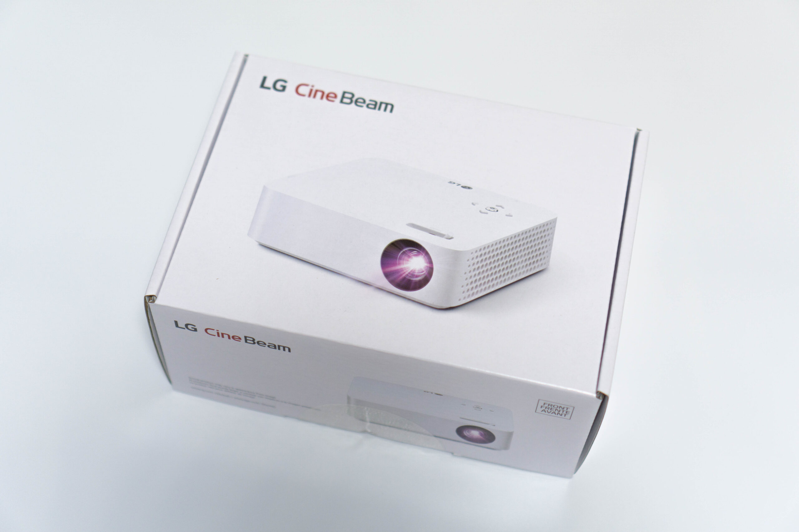 LGエレクトロニクス CINE BEAM HD コンパクトプロジェクター ポータブルプロジェクター CJH310N-ホワイト (21y6m) -  情報家電